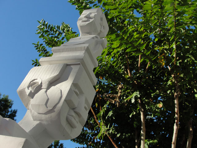 Sculpture Totem Bust